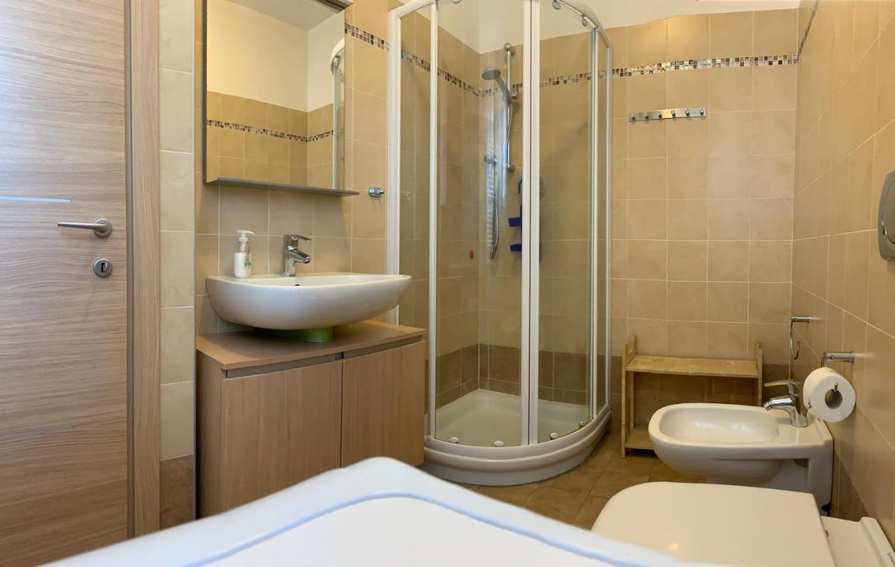 Lago Apartment Colico Esterno foto